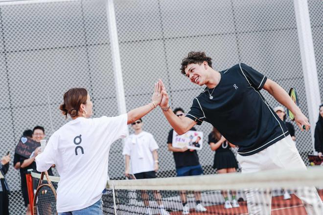 站在西部前 站在西部前