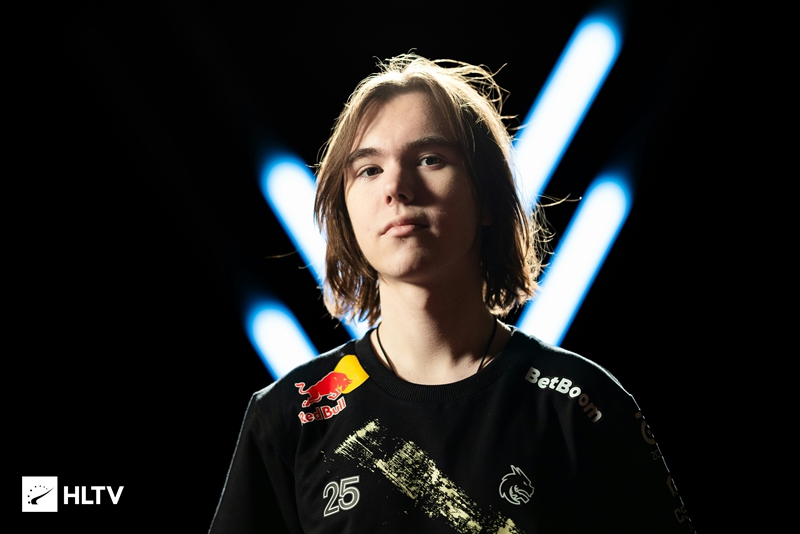 收益和个人 收益和个人