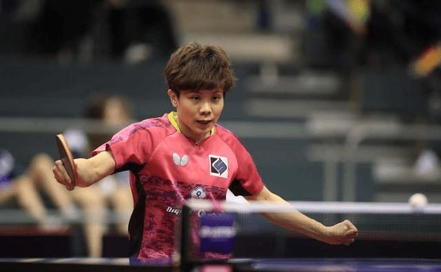 截然不同 截然不同