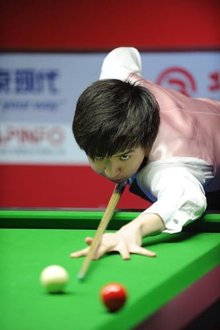 在球队中立 在球队中立