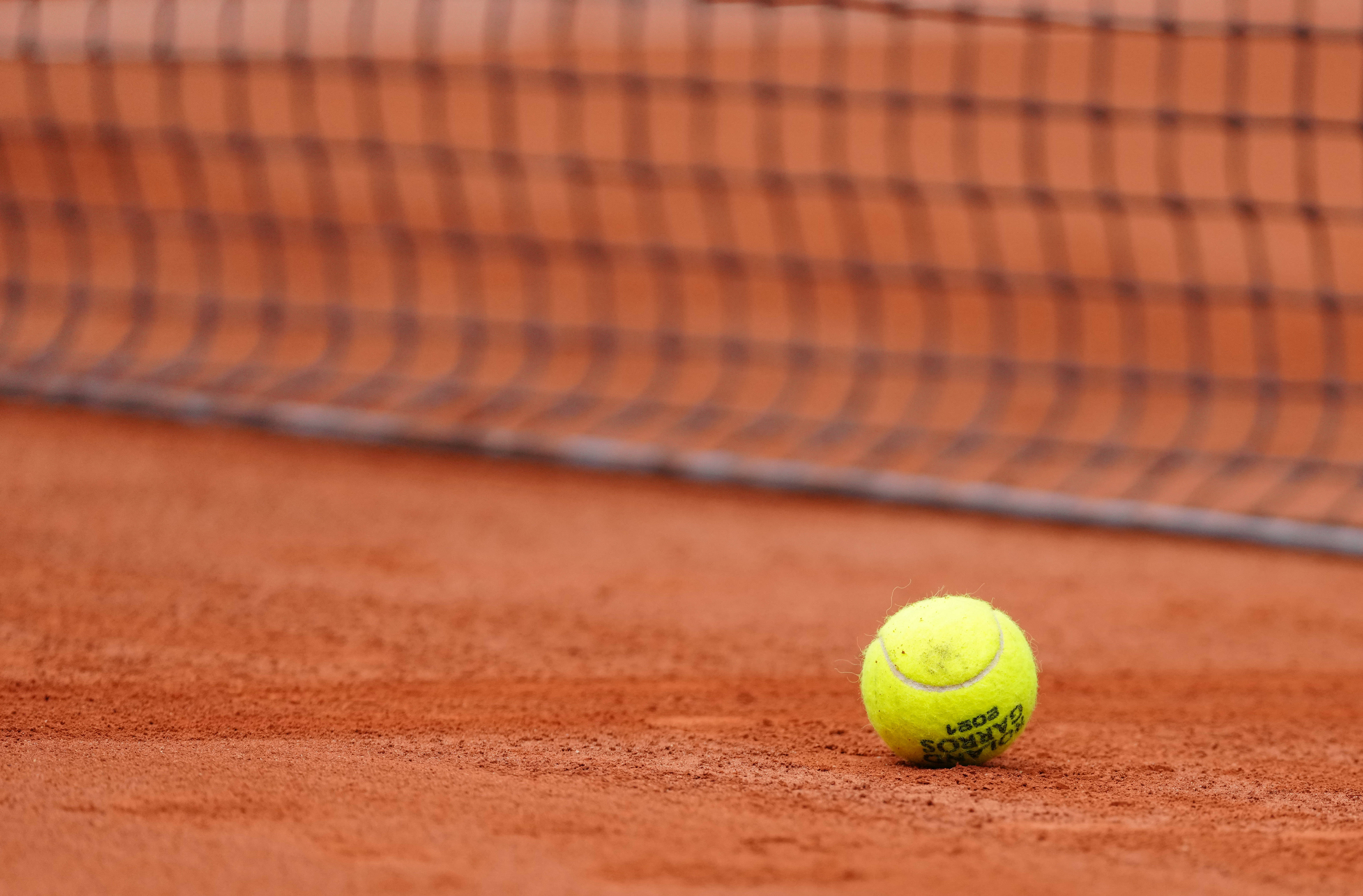 暴露出的发 暴露出的发