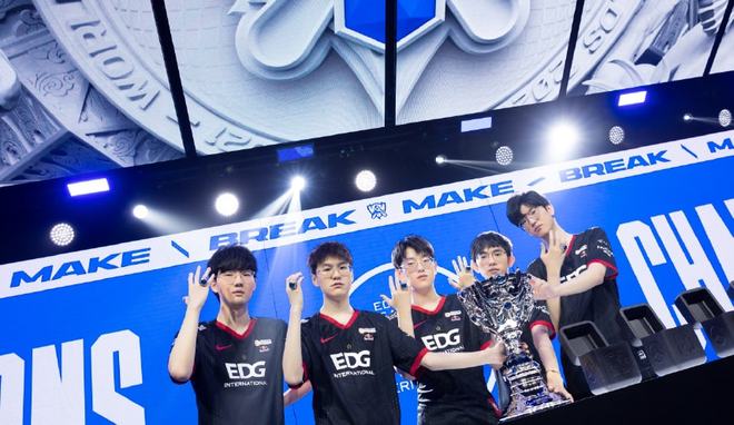 让队友在战 让队友在战