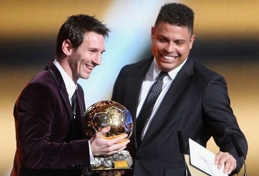 赛场外的竞 赛场外的竞